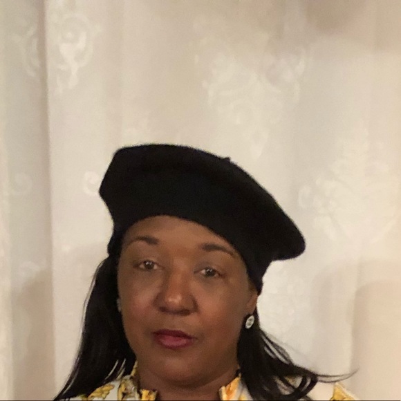 Beret - Picture 2 of 3